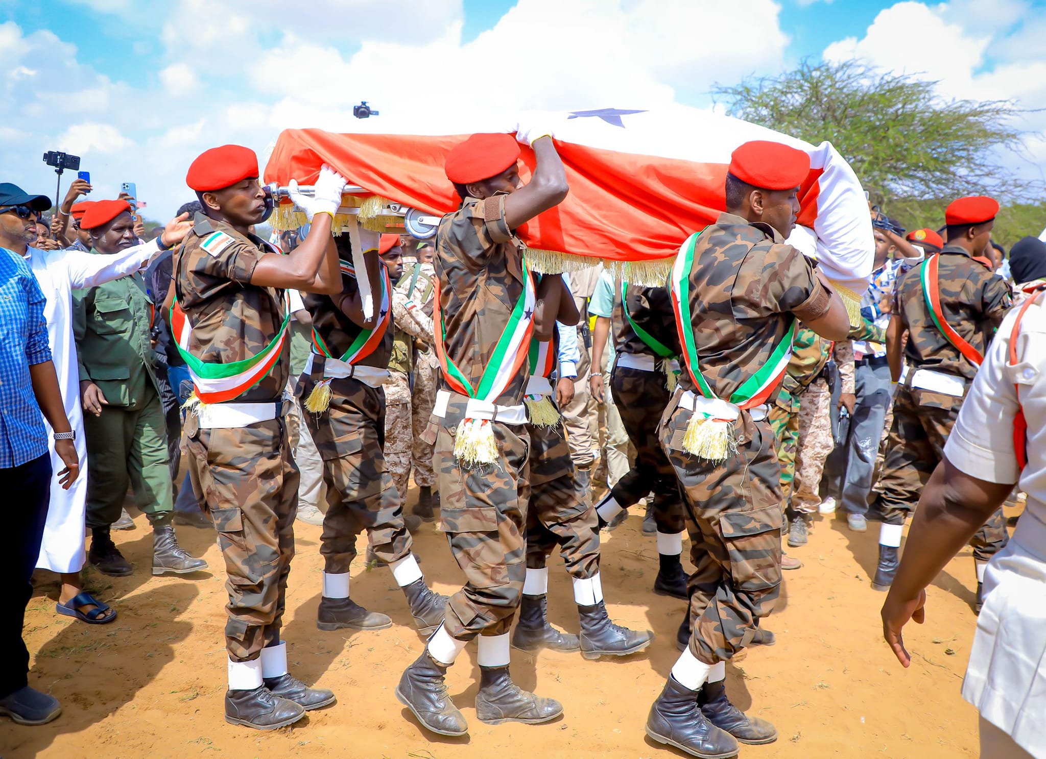 Madaxweynihii hore ee Somaliland Axmed siilaanyo oo Hargeysa lagu aasay 